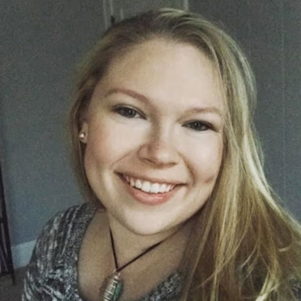 Meet your Posher, Kayla